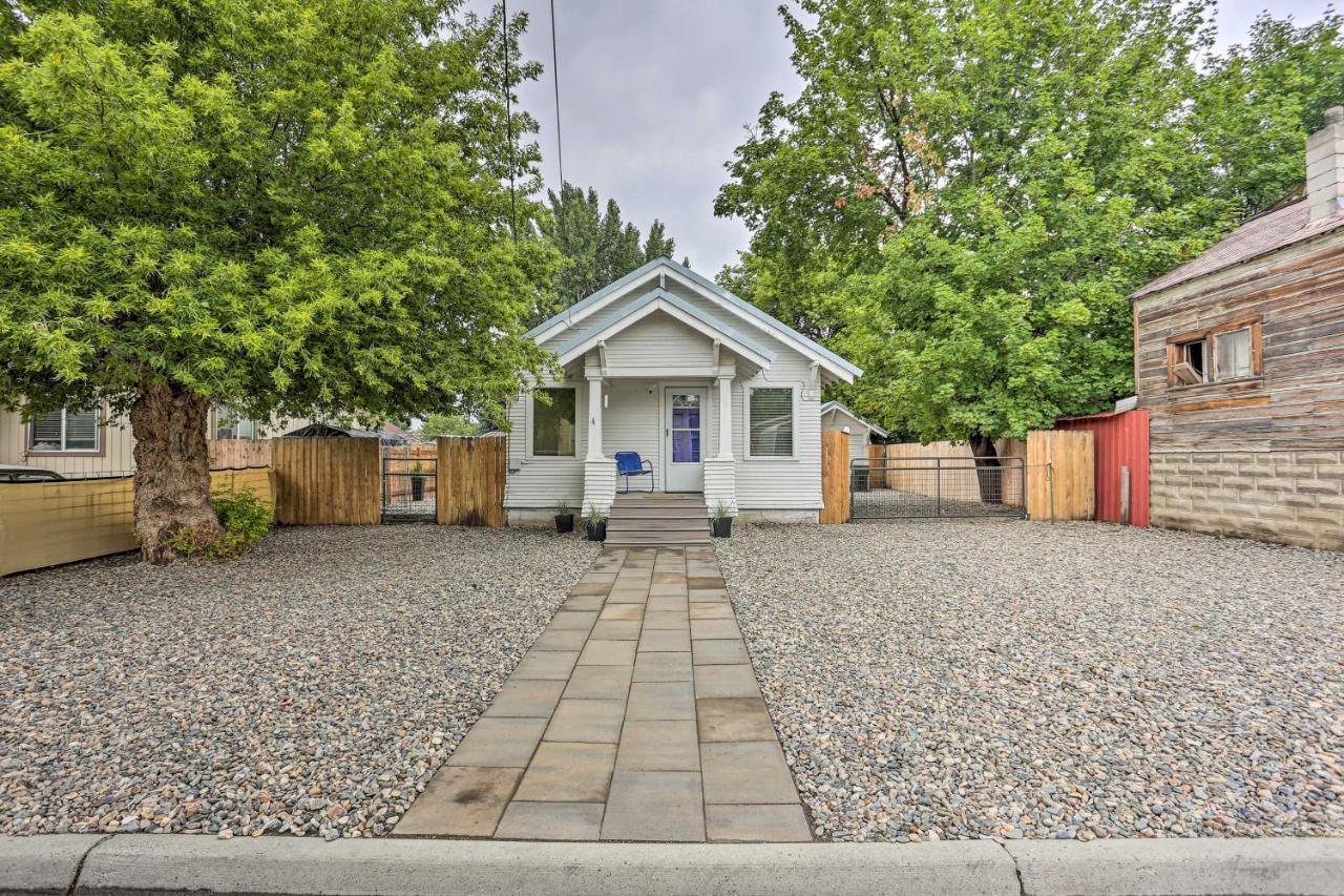 Pet-Friendly Baker City Escape With Private Yard! Exterior photo